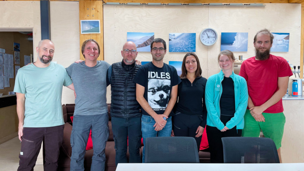 More Scientists and Crew Arrive as Weather Improves