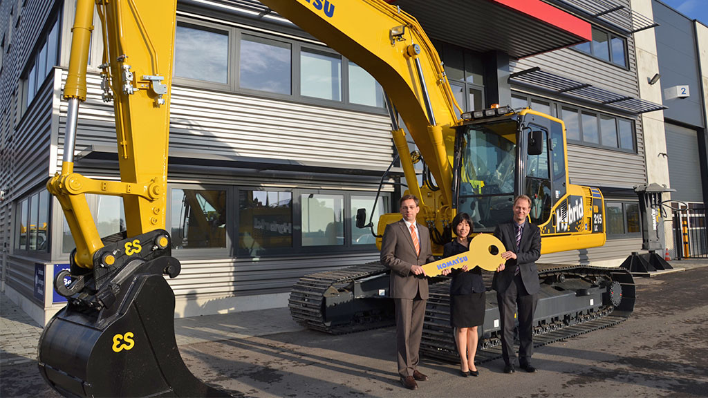 Komatsu Donates Hybrid Excavator to Support Polar Science