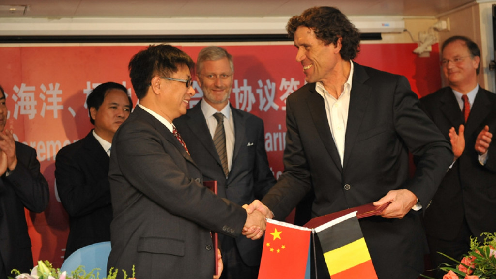 Alain Hubert Signs Collaboration Agreements with Chinese Polar Authorities in Shanghai